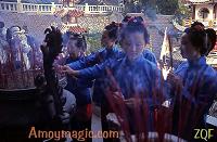 Mazu worshippers (note the bun-shaped hairdo)